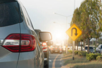 U-turn sign for vehicles